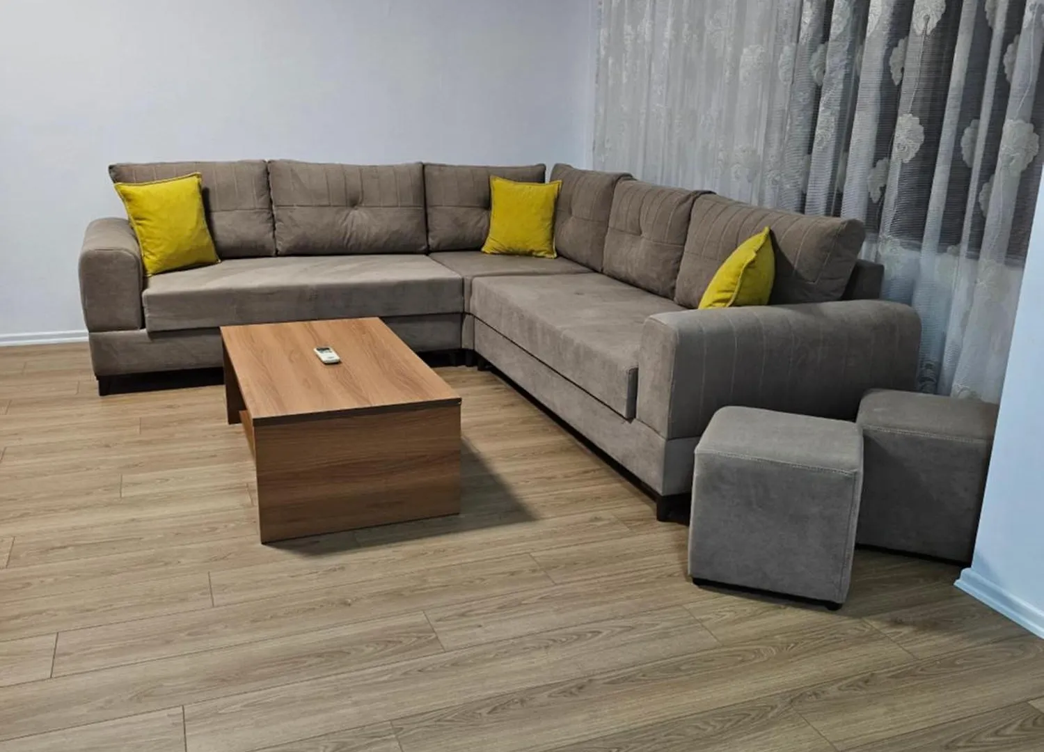 Geljus Apartment 2 Tirana